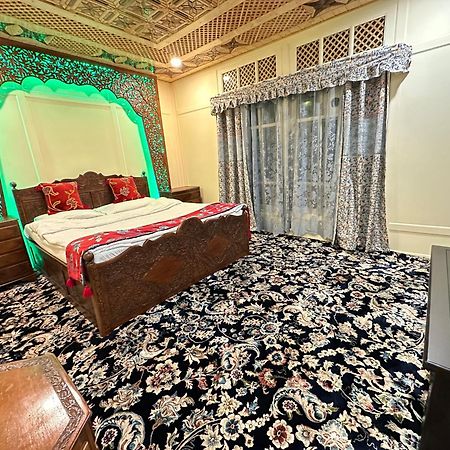 The Heritage Safina Group Of Houseboats Srīnagar Exterior foto