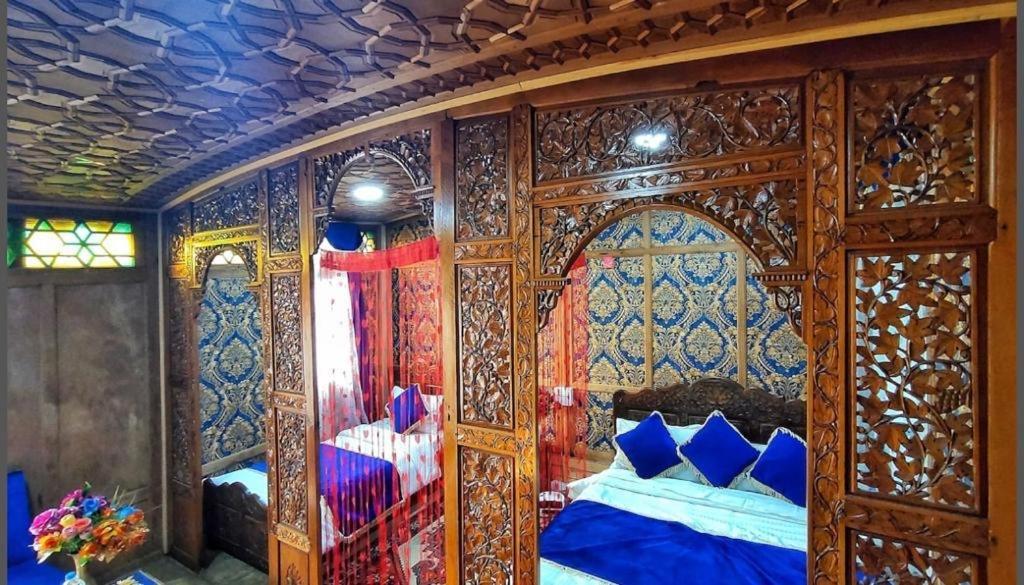 The Heritage Safina Group Of Houseboats Srīnagar Exterior foto